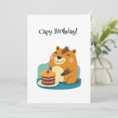 Schattige Capybara Cake Verjaardagspun Funny Feestdagenkaart (Staand voorkant)