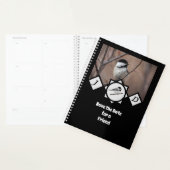 Schattige Carolina Chickadee Monogram Foto Planner (Display)