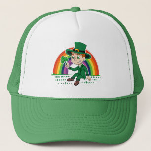 Schattige cartoon kabouter met klaver en regenboog trucker pet