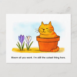 Schattige Cartoonkat zittend in lente bloemen Briefkaart