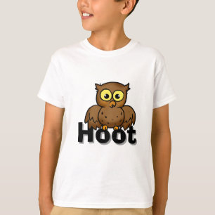 Schattige Cartoonuil zittend op Hoot-woordkunst T-shirt