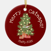 Schattige Cat on Christmas Tree Merry Catnaps! Red Keramisch Ornament (Voorkant)