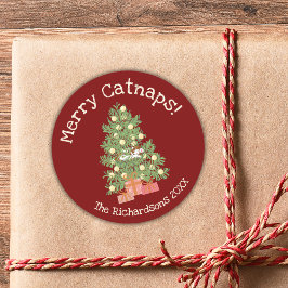 Schattige Cat on Christmas Tree Merry Catnaps! Red Ronde Sticker