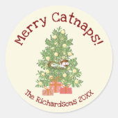 Schattige Cat on Christmas Tree Merry Catnaps! Ronde Sticker (Voorkant)