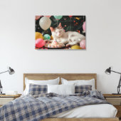 Schattige Cat Verjaardagsviering Ontwerp Canvas Afdruk (Insitu (Slaapkamer))