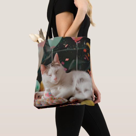 Schattige Cat Verjaardagsviering Ontwerp Tote Bag (Dichtbij)
