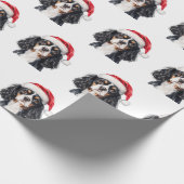 Schattige Cavalier King Charles Spaniel met Kerstm Cadeaupapier (Hoek)