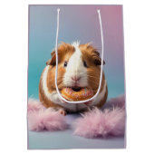 Schattige cavia met donut pastelverloop medium cadeauzakje (Achterkant)
