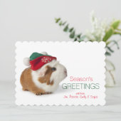 Schattige cavia met kerst Pet op wit Feestdagenkaart (Staand voorkant)