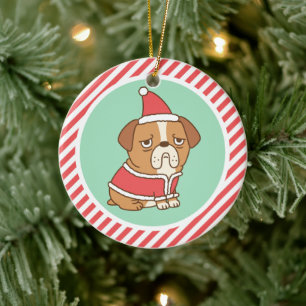 Schattige Chagrijnige Bulldog Met Kerstman Kostuum Keramisch Ornament
