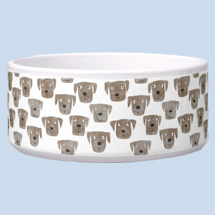 Schattige chocolade labrador retriever hond aquare voerbakje
