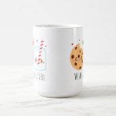 Schattige chocoladekoekje en melkglas koffiemok (Center)