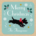Schattige Christmas Scottie Dog Custom Blauw Groen Vierkante Sticker<br><div class="desc">Voeg een beetje grillige charme toe aan het vakantieseizoen met deze schattige gepersonaliseerde Kerst stickers! Ze zijn voorzien van originele kunstwerken, met een feestelijke Schotse hond langs in de sneeuw, omgeven door holly's, sneeuwvlokken en sterren. Het kleurenpalet bevat rood, groen, wit en geel goud op een blauwgroene achtergrond. Er zijn...</div>