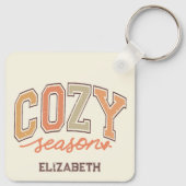 Schattige "Cozy Season" gepersonaliseerd Sleutelhanger (Achterkant)