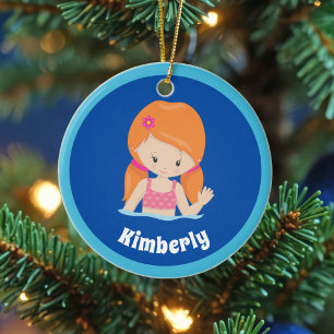 Schattige Custom Swim Team Redhead Girl Christmas Keramisch Ornament