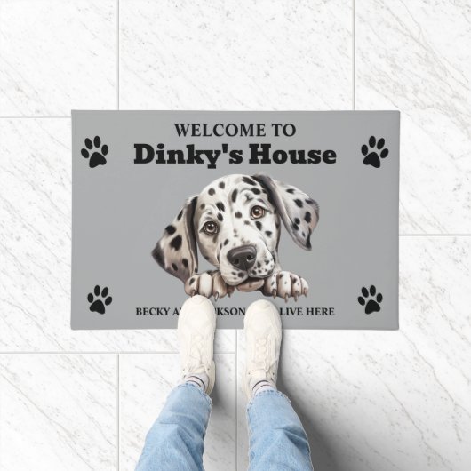 Schattige Dalmatische hond Deurmat (Binnen)