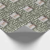 Schattige Dog Afbeelding Personaliseer Groene Kers Cadeaupapier (Hoek)