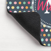 Schattige, donkerkleurige monogram polka-stippen muismat (Hoek)