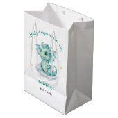 Schattige Draak Baby Shower Medium Cadeauzakje (Voorkant Gekanteld)