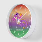 schattige draak voeg naam kinder Grote klok toe (Hoek)