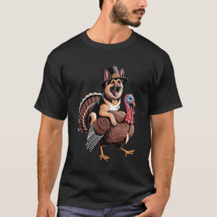 Schattige Duitse Herdershond Pilgrim rijdt op kalk T-shirt