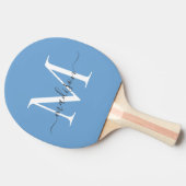 Schattige Dusty Blue White Monogram Elegant Script Tafeltennisbatje (Zijkant)