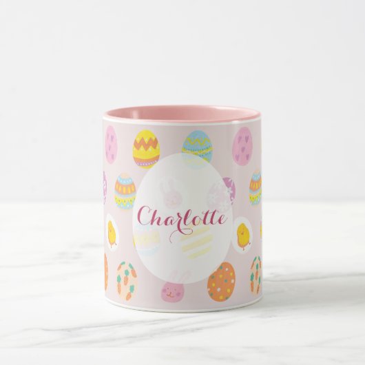 Schattige Easter Painted Egg Pattern Roze Naam Mok (Midden)