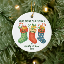 Schattige eerste kerst foto van een gezin van drie keramisch ornament