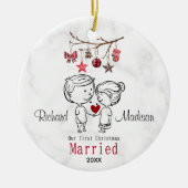 Schattige eerste kerst getrouwd cartoony paar keramisch ornament (Voorkant)