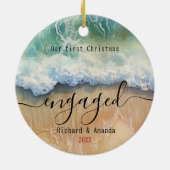 Schattige eerste kerst verloofd kust strand keramisch ornament (Achterkant)
