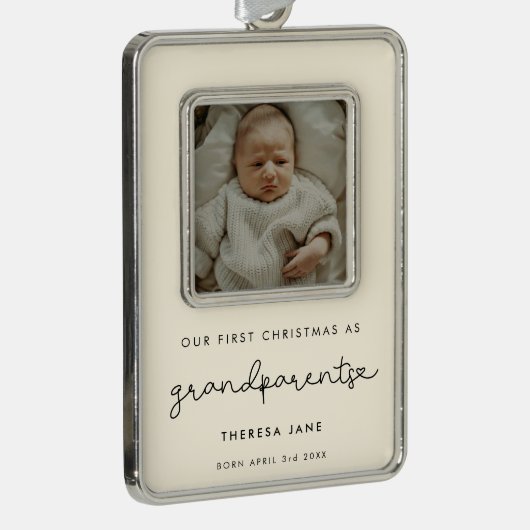 Schattige Eerste Kerstmis als grootouders Foto Verzilverd Omlijst Ornament (Rechts)