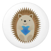 Schattige egel die een blauw hart knuffelt keramische knop (Voorkant)