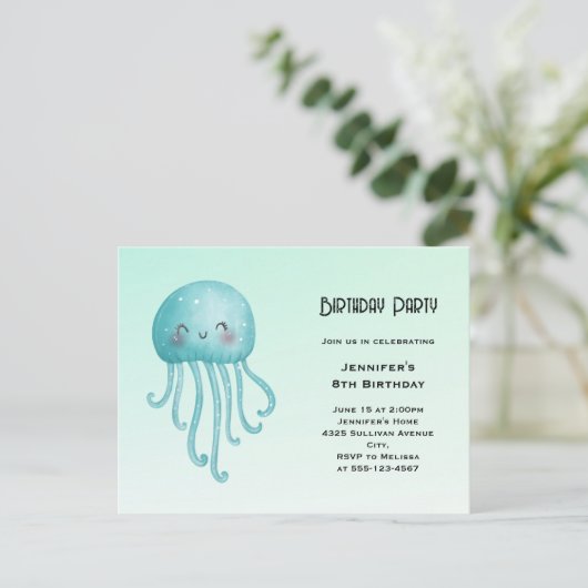 Schattige en Happy Blue-Green Jellyfish Verjaardag Uitnodiging Briefkaart (Staand voorkant)