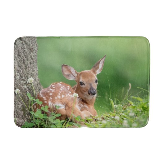 Schattige Fawn leg onder een boom Badmat (Voorkant)