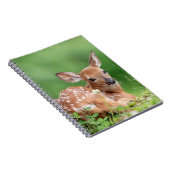 Schattige Fawn leg onder een boom Notitieboek (Rechterzijde)