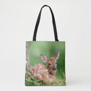 Schattige Fawn leg onder een boom Tote Bag