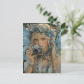 Schattige fee met blauwe vleugels en een camera briefkaart (Staand voorkant)