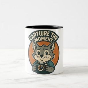 Schattige Fotograaf Lynx Vintage Mascotte Ontwerp Tweekleurige Koffiemok