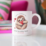 Schattige Funny Sloth Valentijnsdag Gift Koffiemok<br><div class="desc">Laat iemand weten dat je veel van ze houdt! met deze schattige gepersonaliseerde luiaard Valentijnsdag mok.</div>