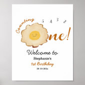 Schattige gebakken ei 1e verjaardag welkomstbord poster (Voorkant)