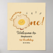 Schattige gebakken ei 1e verjaardag welkomstbord poster (Voorkant)