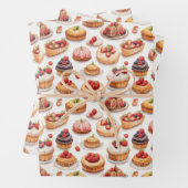 Schattige gebakken snoep bessen betegeld patroon inpakpapier vel (In situ)