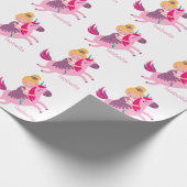 Schattige Geel Haired Meisje Rijden op een Eenhoor Cadeaupapier (Hoek)