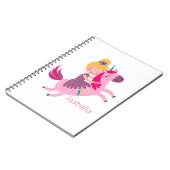 Schattige Geel Haired Meisje Rijden op een Eenhoor Notitieboek (Linkerzijde)
