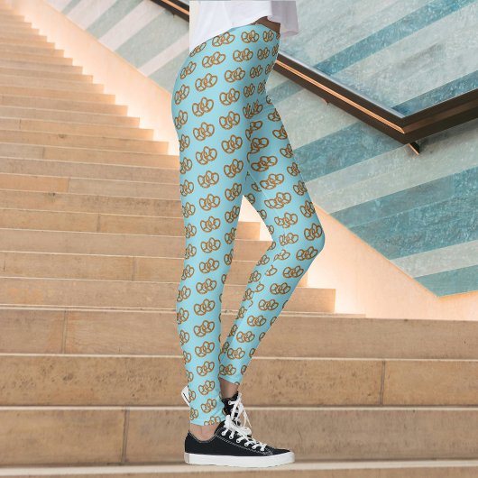 Schattige geknoopte dubbele Pretzel op Bleek blauw Leggings