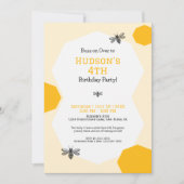 Schattige Gele Honingraat Bij Dag Verjaardagsfeest Kaart (Voorkant)