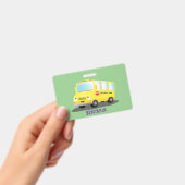 Schattige gelukkige gele schoolbus cartoon badge (Handheld)