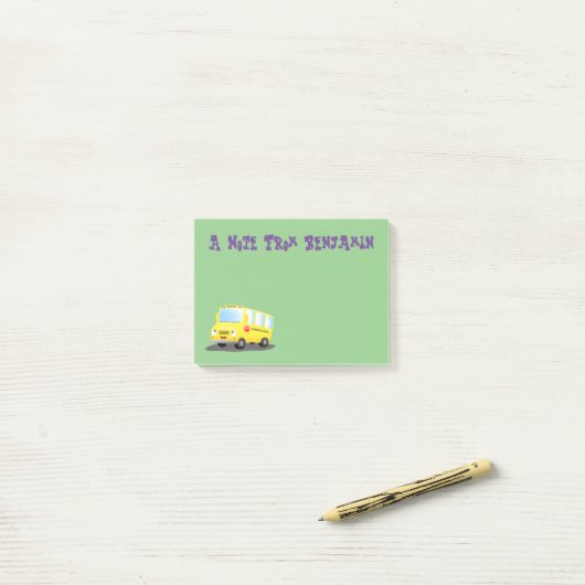 Schattige gelukkige gele schoolbus cartoon post-it® notes (Op bureau)