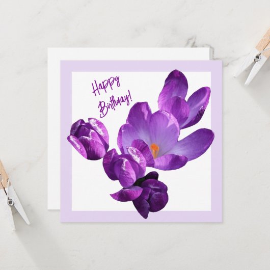 Schattige Gelukkige Verjaardag  paarse krokusbloem Kaart (Voorkant / Achterkant in situ)