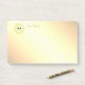 Schattige Gelukkige Zon op Gouden Gradiënt Post-it® Notes (Op bureau)